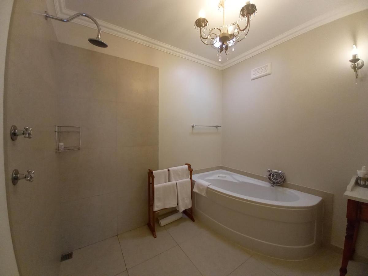 La Pension Guest House Oudtshoorn Ngoại thất bức ảnh