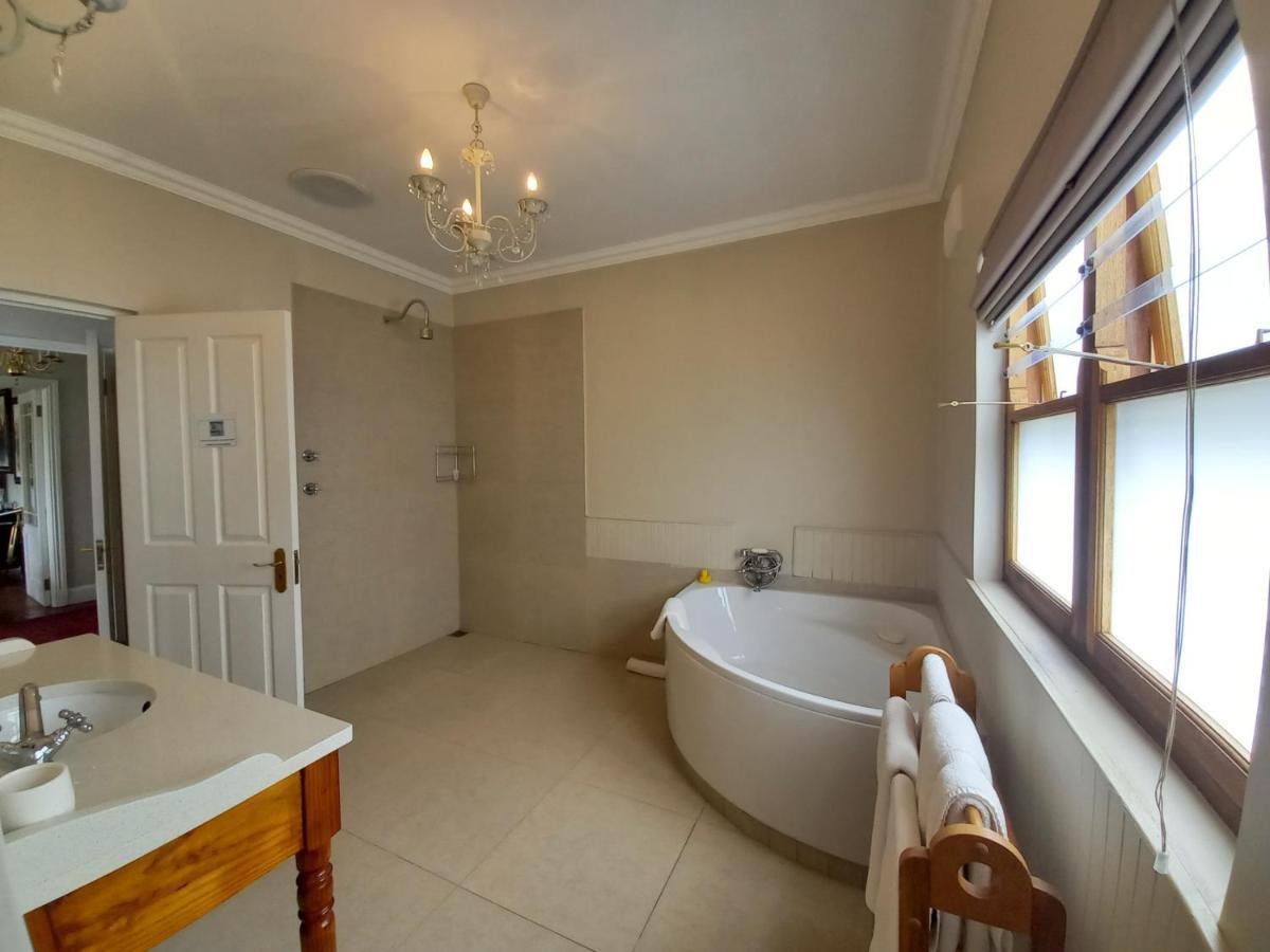 La Pension Guest House Oudtshoorn Ngoại thất bức ảnh