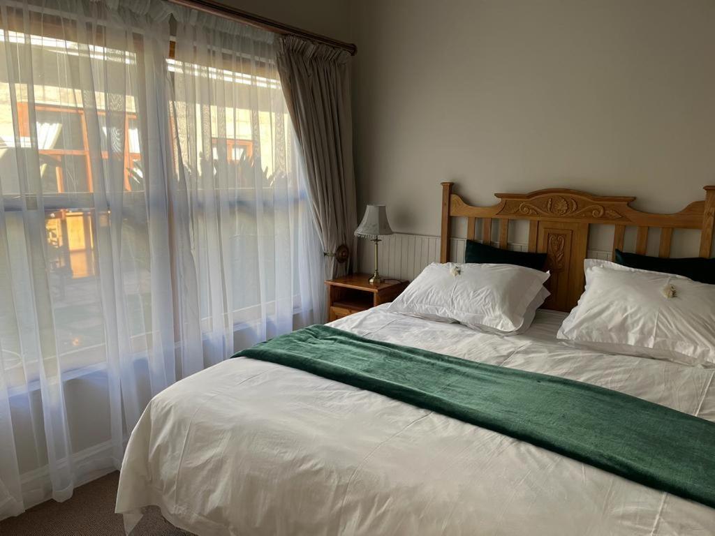 La Pension Guest House Oudtshoorn Ngoại thất bức ảnh