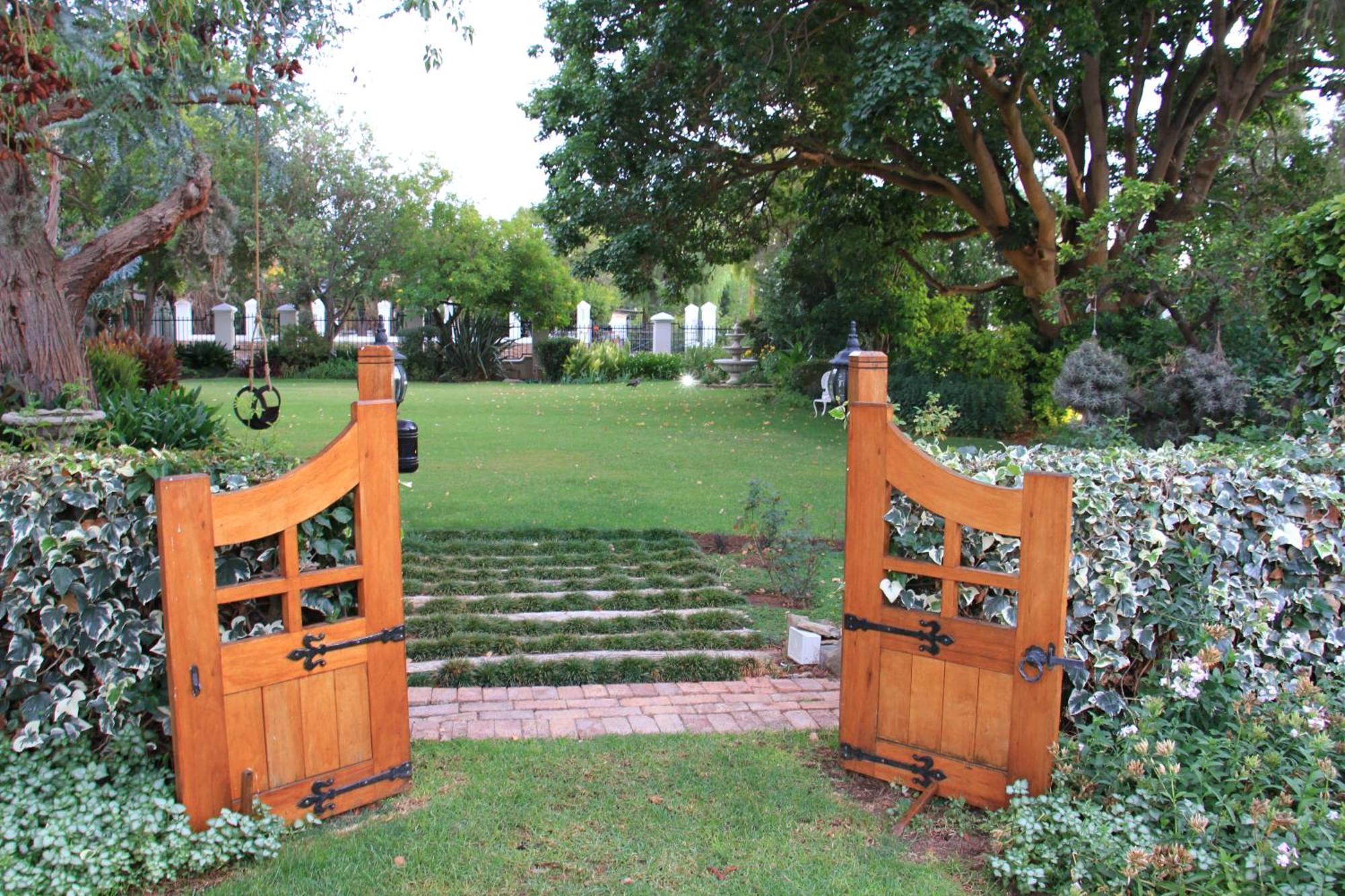 La Pension Guest House Oudtshoorn Ngoại thất bức ảnh