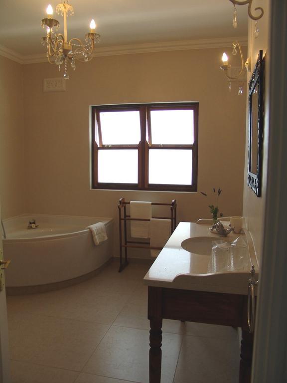 La Pension Guest House Oudtshoorn Phòng bức ảnh