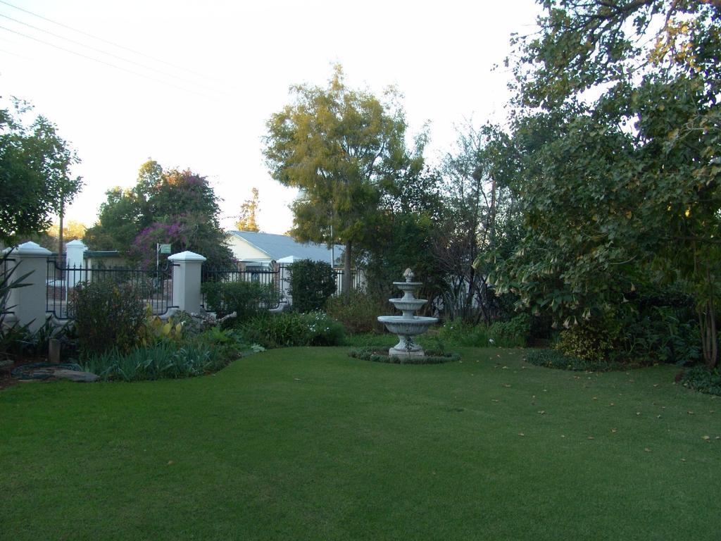 La Pension Guest House Oudtshoorn Ngoại thất bức ảnh